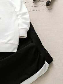 SHEIN 2pcs Young Boy Cartoon Print Hoodie Long Sleeve Top And Contrast Color Pants Set - Multicolor - View 4