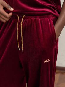 AKNOTIC Party 2pcs Men's Letter Print Crew Neck Fitted T-Shirt And Elastic Waist Casual Pants Set, Suitable For Spring - Burgundy - View 4