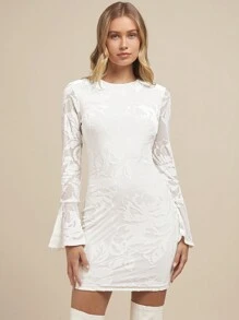 SHEIN Clasi 女士优雅白色烧花纹理修身喇叭袖迷你连衣裙 - 白色 - 查看 1