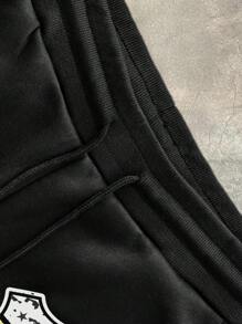 Manfinity EMRG 男士街头风标语印花二合一卫衣和抽绳腰宽松直筒运动裤套装，带保暖内衬 - 黑色 - 查看 6