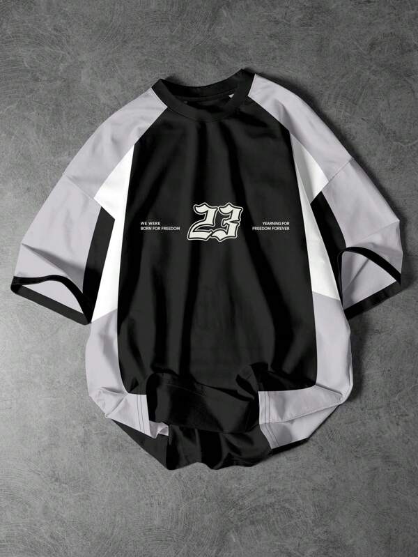 Manfinity Campus Court Męska koszulka z krótkim rękawem i okrągłym dekoltem w stylu uniwersyteckim z nadrukiem 23 cyfr i liter. Koszulka męska z okrągłym dekoltem nadaje się do noszenia na co dzień, na wyjścia, do uprawiania sportu, do szkoły i na zabawę. Może być prezentem na rozpoczęcie roku szkolnego dla dzieci lub prezentem dla przyjaciół. Koszulka z nadrukiem 23, męska koszulka z nadrukiem.