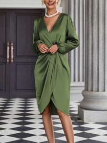 SHEIN Clasi Vestido envolvente midi de unicolor con escote en V y mangas farol para mujer, elegante atuendo de satén maxi para otoño - Verde militar - Ver 6