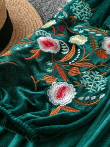 大码女式优雅花卉刺绣缺口领灯笼袖天鹅绒连衣裙，秋季 - 綠色 - 查看 3