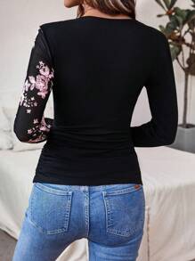 EMERY ROSE T-shirt ajusté à manches longues imprimé floral encolure en V, décontracté, t-shirts graphiques pour femmes, hauts pour tenue de printemps