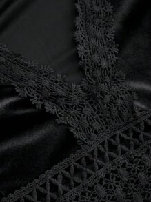 SHEIN Unity 大码女式纯色撞色蕾丝 V 领长袖优雅连衣裙