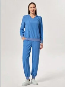 TaskEZ Conjunto de uniforme de pijama médico con parte superior de manga larga con capucha con cordón y pantalones con bolsillos