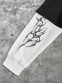 Manfinity Roughcore 2-In-1 Men Plus Size Skull & Letter Print Colorblock Pullover Hoodies, Street Style For Spring/Autumn