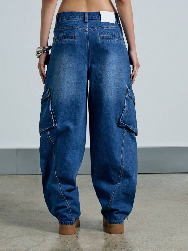 Washed Low Rise Barrel Cargo Jeans