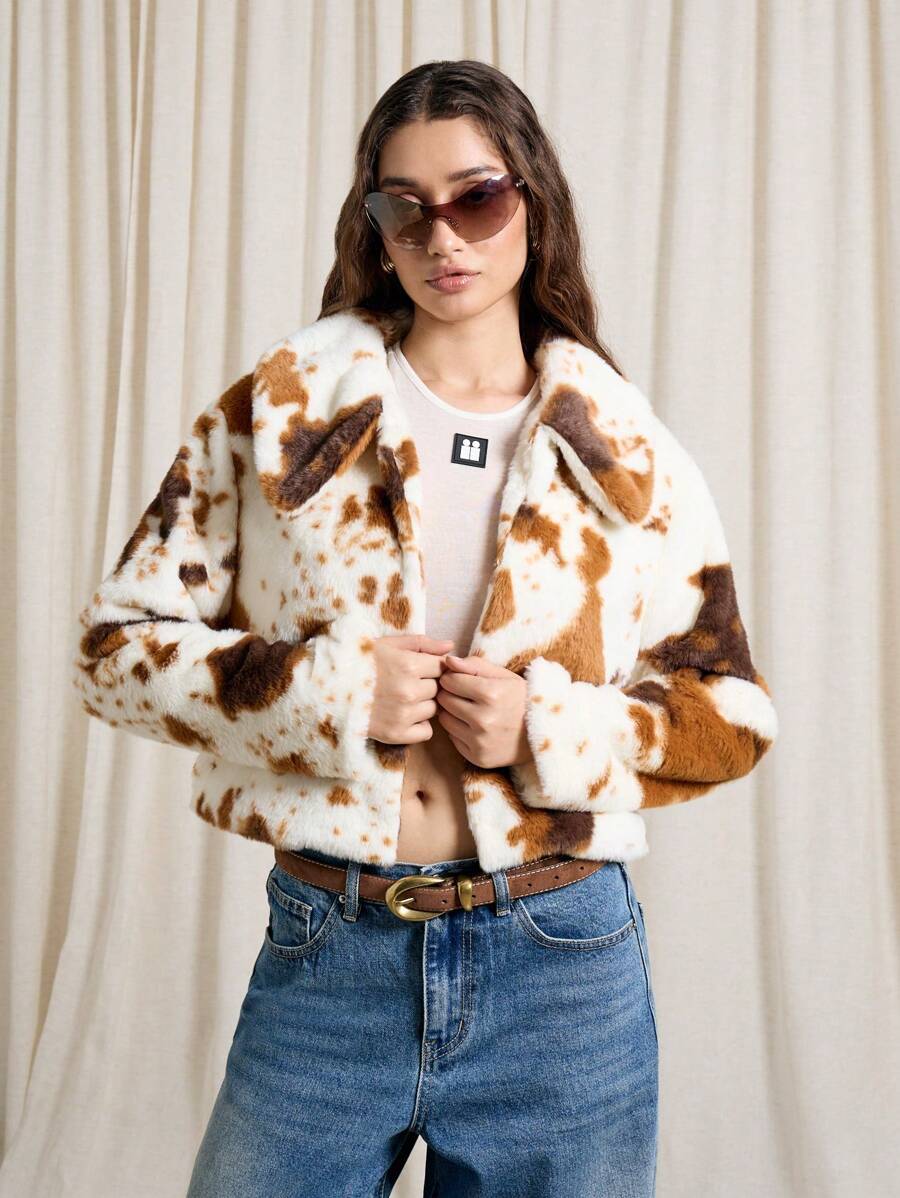 AiiRZ 人造毛皮奶牛印花短款夹克西部风格毛绒冬季时尚个性单品超柔软舒适牧场风奢华外观短款外套 - 彩色 - 查看 1