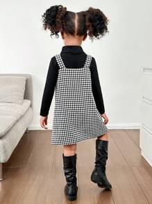 SHEIN 2 sztuki Zestaw dla młodej dziewczyny Solid Knit Mock Neck Dopasowany Top i tkana krata Bezrękawnik Sweter Sukienka - Czarne i Białe - Zobacz 2