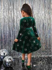 SHEIN Vestido de fiesta elegante y glamuroso de terciopelo verde oscuro con decoración de estrellas de strass y volantes en la cintura para niña preadolescente, para Navidad y ocasiones - Verde - Ver 2