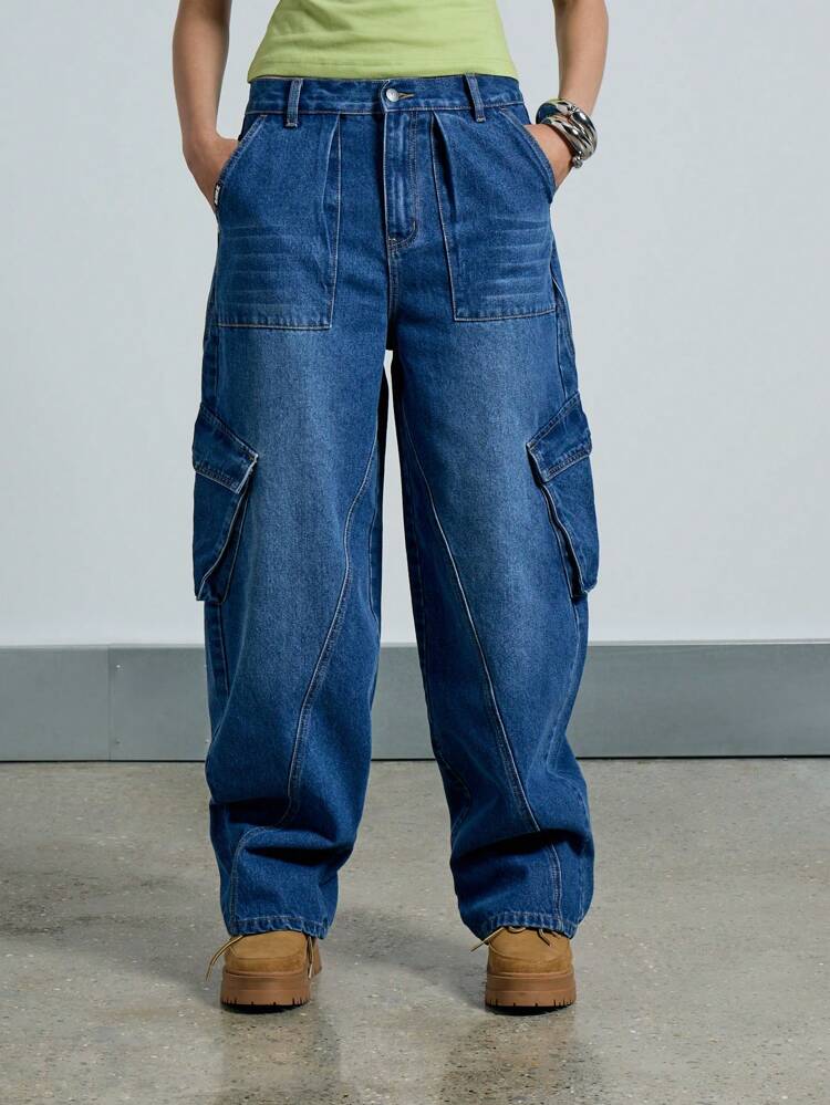 Washed Low Rise Barrel Cargo Jeans