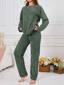RueChic 2Pcs Pelush Embroidery Detail PJ Set - Green - View 4