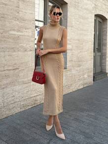 BEŻOWA SUKIENKA SWETEROWA Z GOLFEM