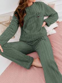 RueChic 2Pcs Pelush Embroidery Detail PJ Set - Green - View 3
