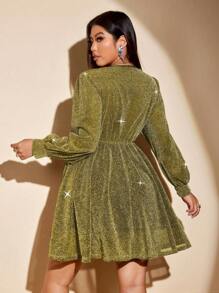 Allurite 大码 V 领交叉裹身分层优雅长袖连衣裙 - 金色 - 查看 4