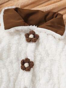 SHEIN Jacke für Kleine Mädchen, aus Fleecematerial, Farbblock in Braun Beige, Klapppkragen, braune Taschen, Blumenknöpfe, ländlicher lässiger Retrostil, geeignet für Herbst und Winter