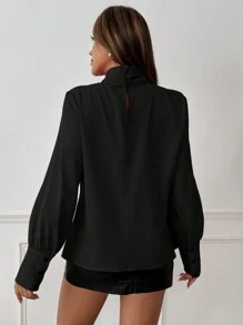 SHEIN Unity 1 件女式优雅圣诞红色衬衫，配蝴蝶结后领带 - 黑色 - 查看 2
