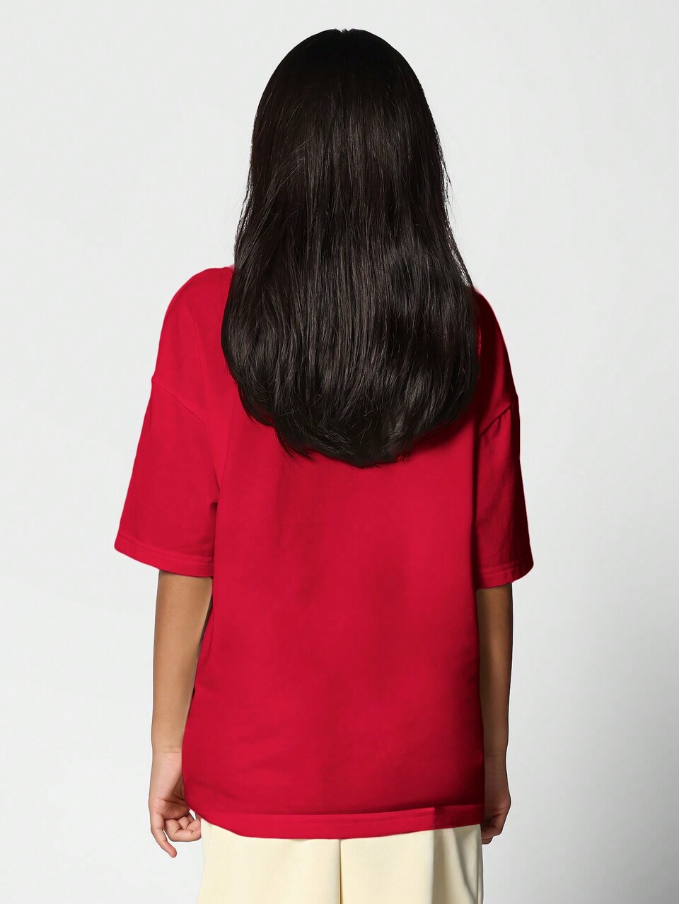 T-shirt oversize in cotone con spalle rilassate e taglio classico