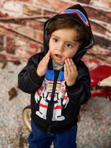 SHEIN The Baby Boy's Astronaut Positioning Print Hooded Jacket Combines The Classic Hooded Design With The Childlike Astronaut Print, Specially Designed For Babies Who Love To Explore. Whether It Is For Outdoor Outings Or Daily Wear, It Can Provide Your Baby With A Dual Experience Of Fashion And Comfort.