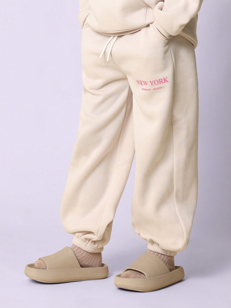 SUMWON Tween Girls Comfy Regular Fit NYC Graphic Printed Overhead