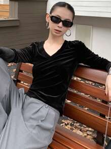 DAZY Women Velvet Solid V-Neck Long Sleeve Fitted T-Shirt, Elegant Autumn/Winter