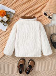 SHEIN Jacke für Kleine Mädchen, aus Fleecematerial, Farbblock in Braun Beige, Klapppkragen, braune Taschen, Blumenknöpfe, ländlicher lässiger Retrostil, geeignet für Herbst und Winter