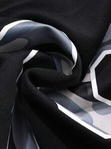 DAZY Sudadera con capucha de mujer con estampado de números en camuflaje y contraste de colores, ropa de otoño