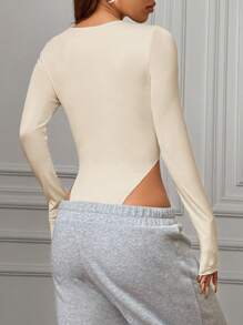 SHEIN EZwear 1 件女士米色针织深 V 领长袖性感紧身衣 - 米色 - 查看 2