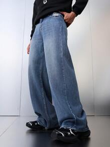 SHEIN Teen Boy Fashion Casual Vintage Blue Cut Out Ripped Frayed Design Comfortable And Simple Baggy Wide-Leg Denim Jeans Boys Cool Outfit/Boys Thanksgiving Outfit For Boys Costume Dailywear And Fall/Winter Teen Boy Clothes