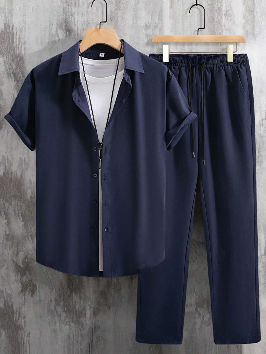 Manfinity Homme Bộ quần áo sơ mi tay ngắn màu trơn thường ngày cho nam - Màu xanh hải quân - Xem 1