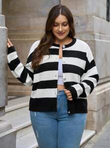 RueChic Cardigan à boutons avec motif rayé grande taille - Noir et Blanc - Voir 1