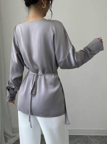 Elenzga 女士优雅缎面露肩不对称长袖衬衫 - 淺灰色 - 查看 2