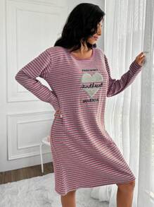 EURMUSE Nachthemd aus 100 % Baumwolle mit Buchstabe Grafik und Gingham-Print, Drop Shoulder - Violett - Übersicht 4