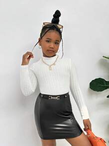 طقم لباس علوي محبوك بأكمام طويلة وتنورة قصيرة من الجلد الصناعي من توين جيرل نوفا شوب - أبيض وأسود - مشاهدة 5