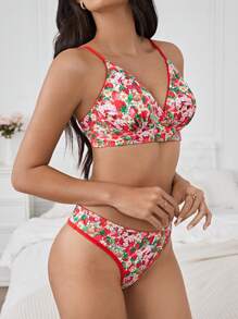 Strawberry Shortcake X SHEIN 女士可爱卡通人物和草莓印花无钢圈舒适胸罩和内裤套装 - 紅色 - 查看 6