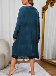 Ribbed Velvet Lace Patchwork Long Sleeve Plus Size Nightgown - Dark Green - View 2