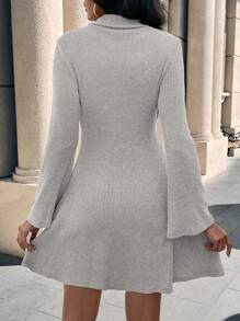 SHEIN Clasi Váy suông tay loe cổ cao màu trơn đơn giản cho nữ, thích hợp cho mùa thu - Màu Xám nhạt - Xem 2