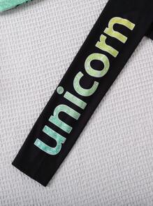 SHEIN Set de 2 piezas para niñas (talla pequeña) con parte superior de manga corta con cuello redondo y estampado de dibujos animados, y pantalones largos informales