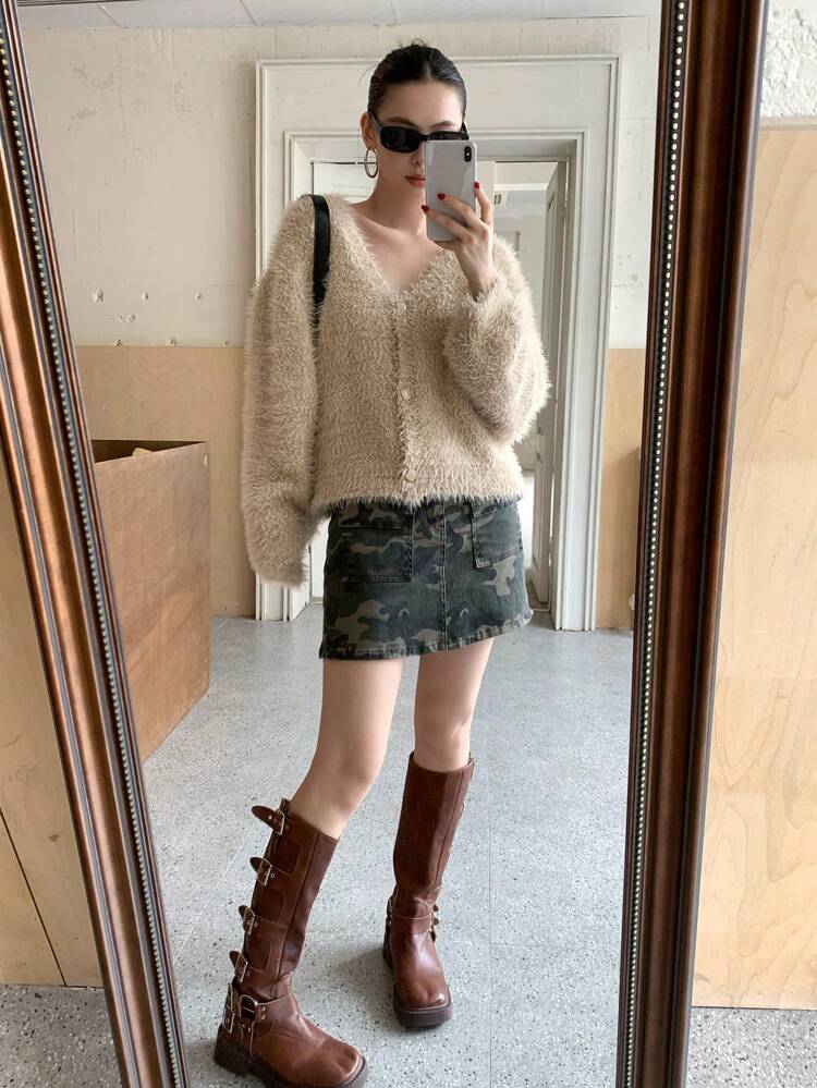 Women's Solid Color V-Neck Front Button Long Sleeve Plush Cardigan