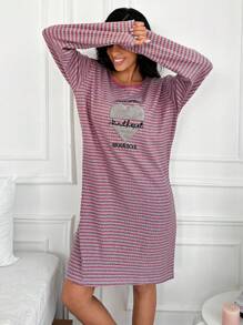 EURMUSE Nachthemd aus 100 % Baumwolle mit Buchstabe Grafik und Gingham-Print, Drop Shoulder - Violett - Übersicht 3