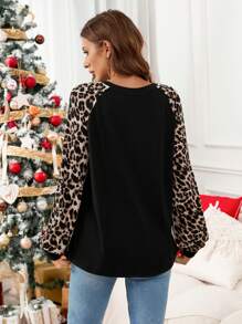 SHEIN LUNE Women's Casual Leopard Print Splice Long Sleeve Black T-Shirt With Christmas Print, Suitable For Fall
