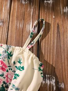 SHEIN 年輕女孩泡泡袖上衣和花卉印花背心連身褲