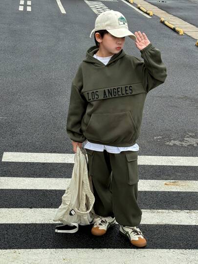SHEIN 2 件儿童青少年男孩休闲韩版字母印花图案宽松连帽衫和宽松纯色慢跑裤套装，适合春季、夏季、秋季、冬季上学、花园、海滩、生日