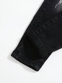 SHEIN Young Boys 2pcs/Set Street Cool Denim Look Spider Graphic Red Sweatshirt & Black Distressed Ripped High Stretchy Skinny Denim Jeans Outfit,For Young Boys Fall/Winter Clothes - Multicolor - View 7