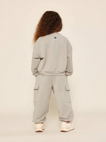 SUMWON 女童日常玩耍圆领卫衣和工装慢跑裤两件套，蝴蝶图案印花，度假风 - 卡其色 - 查看 2