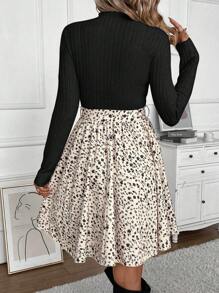 SHEIN Frenchy 小碎花印花立领系带下装和上装双色 A 字形花卉印花连衣裙 - 黑色 - 查看 2