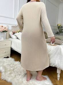 大码女式纹理爱心刺绣圆领长袖睡裙，秋冬季，舒适保暖，宽松睡衣