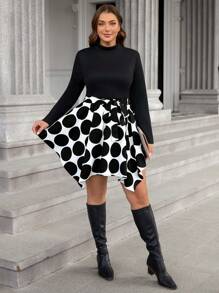 SHEIN LUNE Vestido de manga larga con lunares en blanco y negro, empalme de contraste y talla grande para mujer. Vestido negro otoñal de talla grande para funeral con cuello alto, bajo asimétrico, cintura con lazo y efecto estilizante - Blanco y Negro - Ver 3