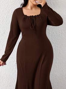 Modelyn Đầm cổ vuông phía trước viền bèo nhún màu trơn thanh lịch cỡ lớn cho nữ có viền đuôi cá, mùa xuân và mùa thu - Cà phê nâu - Xem 4